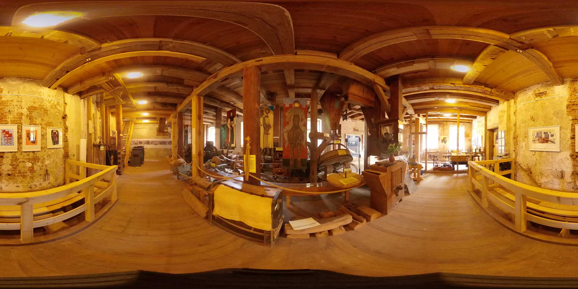 360-Grad-Foto der Historischen Mönchmühle, aufgenommen mit der Theta Z1